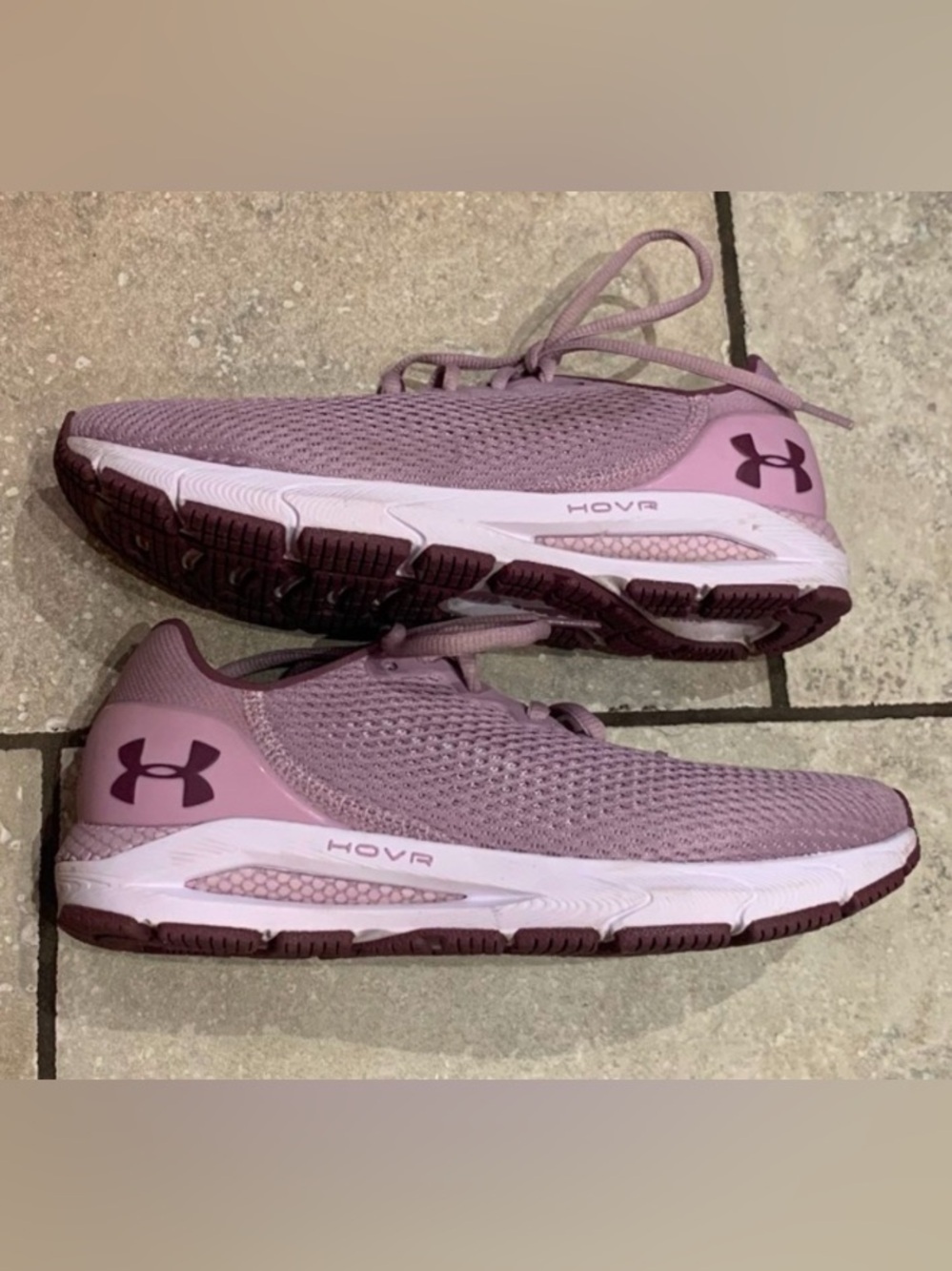 Under Armour HOVR Sonic 4 cushioned Sneakers size 8  Running Walking Gym Shoes